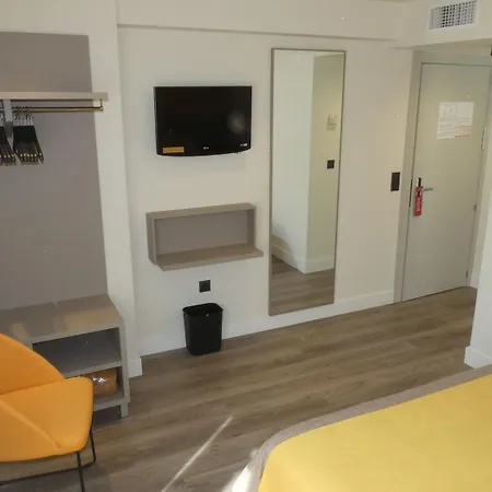 Zeus Hotel