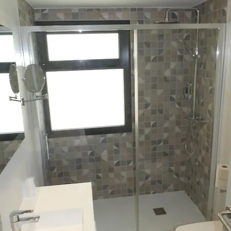 Zeus Hotel 2*