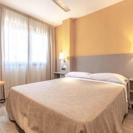 Zeus Hotel 2*