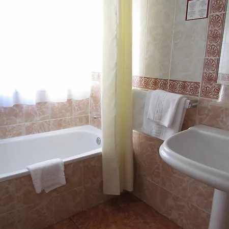 Zeus Hotel 2*